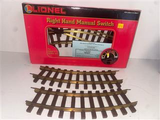 LIONEL 8-82015 RH MANUL SWITCH W/EXTRA TRACK
